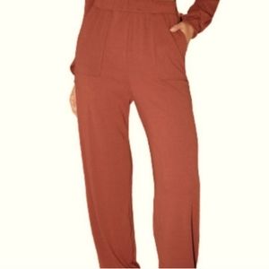 Lulu's joggers pant size small